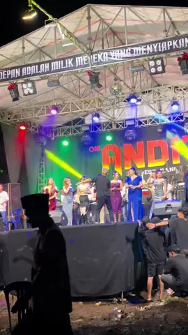 All Artis Om Andita Rany Azila Salwa Santika Om Andita @Andita Music Community @Rani azila @Riski Ameliya_real @Crew Om Andita @Ananda Bibah @SOBAT ANDITA @Salwa shantika 