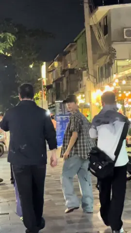 เมื่อนานมาแล้ว ตอนนั้นยังไม่รู้ว่าเป็นใครไปอันยองใส่เขาอีก คิดว่าเป็นคนเกาหลี หล่อจนต้องเหลียว5555 #อวี๋เฉิงเอิน #yuchengen #fyp #fypシ゚