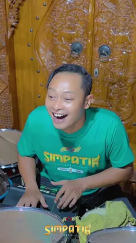 Bukan @Simpatik Music Official kalo gk ngagetiin .. 