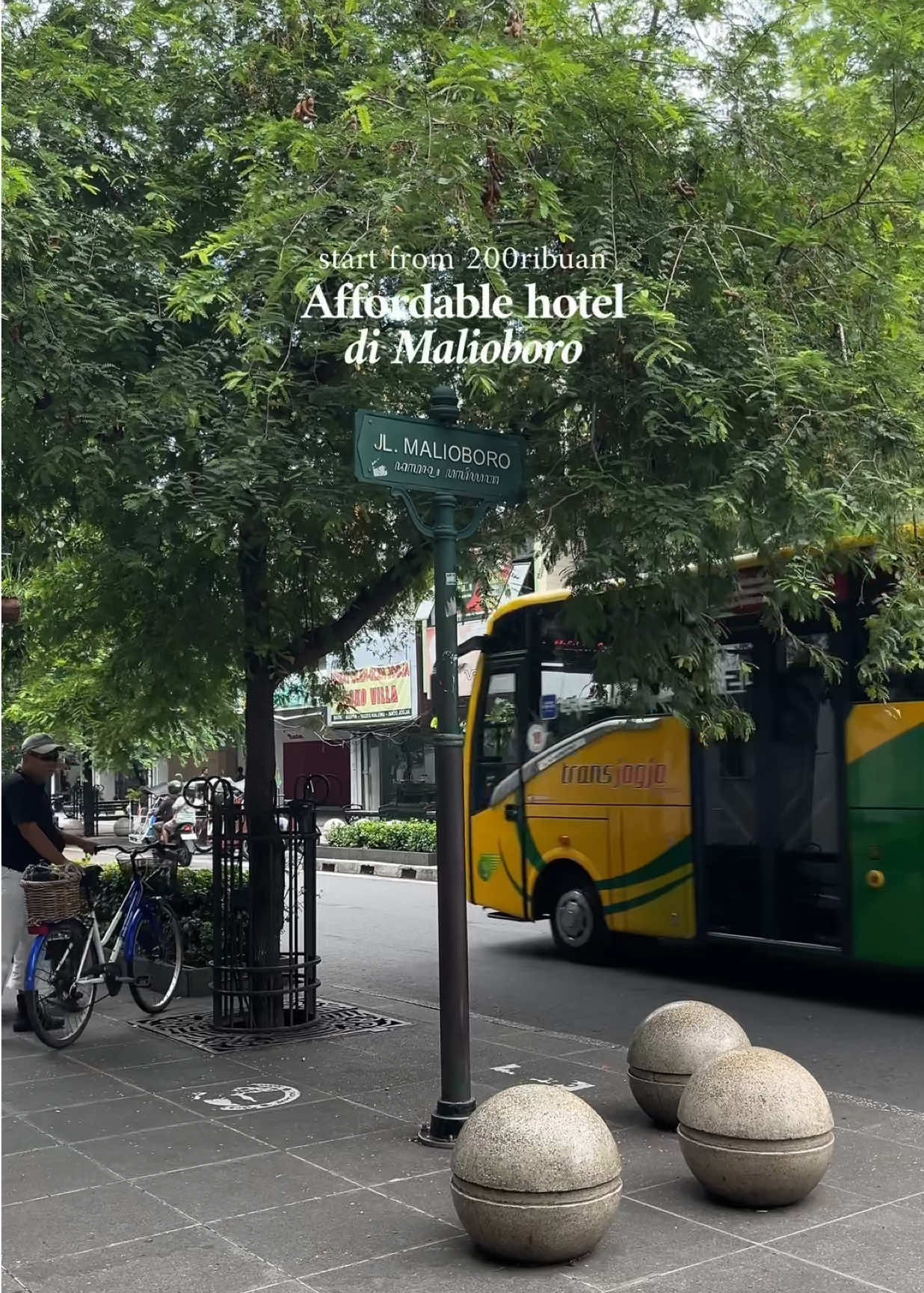 Affordable stay near Malioboro Street! 🤩🙌🏻 Cozy room, complete amenities, and strategic location, only 160m from the main street ✨ Oiyaa, parkirnya juga luas. Pas banget buat short escape ke Jogja 📍 Sans Hotel Beskalan Malioboro Booking lewat aplikasi RedDoorz & jangan lupa pakai kode promo YUKNGINEP biar makin hemat! 👀🙌🏻 #RedTravelers #SansHotels #BerkeSANS #SansHotelBeskalanMalioboro #HotelJogja 