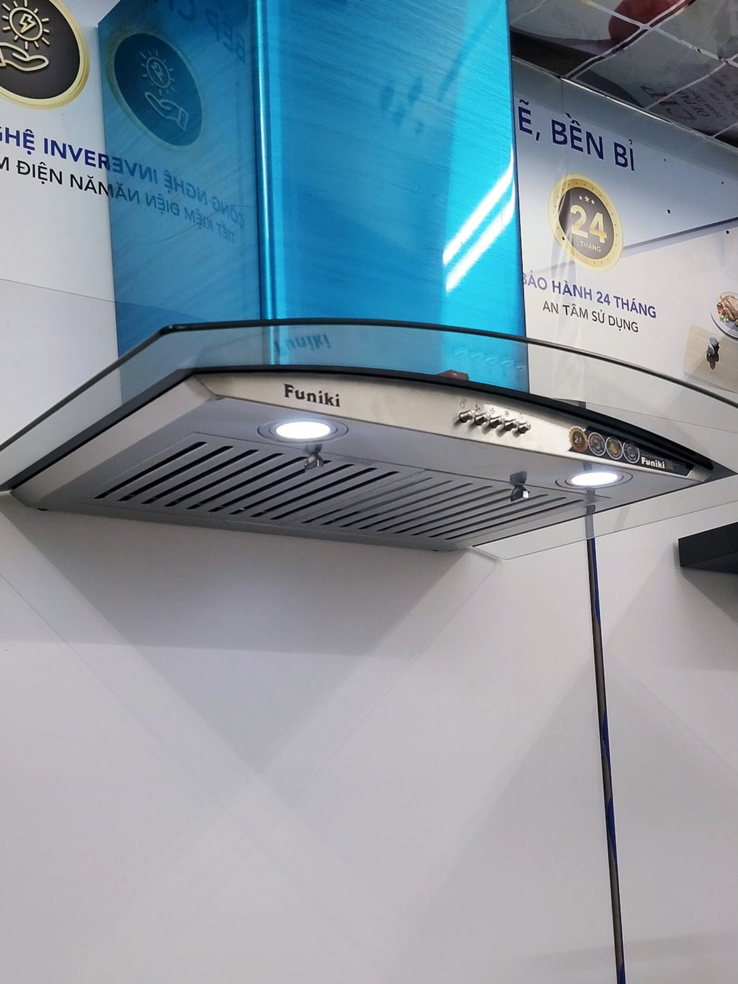 Hút mùi kính cong Funiki HKH C0370 #hoaphat #dienmaygiadunghoaphat #mayhutmuinhabep #mayhutmui