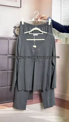 Flash sale now!! Free shipping. Good quality💕#pajamaset #vnecktop #cozyathome #tiktokmademebuyit #homewear 