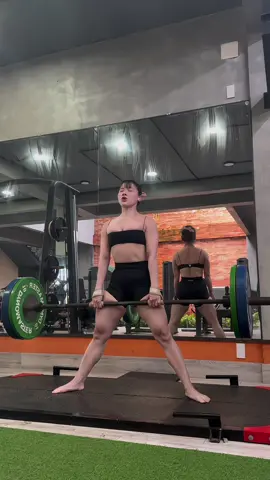 Gồng nổi gân cổ