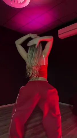 still in love ❤️ #fyp #partyanimal #viral dc: one and only  @Ivana Santacruz 