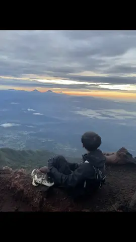 mt.slamet #fotolive #pendakigunung #gorpcorestyle #slametviabambangan #atapjawatengah 