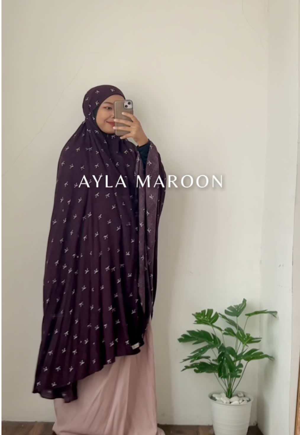 saaayanggggggg, cantik bangett sayangaaaa mukena by Aissyah 💯🥰✨     #masyaallahtabarakkallah #mukena #cantik #bestseller #maroon 