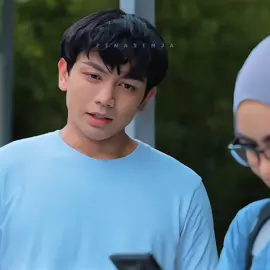 Bila staff comel sangat sampai artis pun terpikat tapi si Mia hidup dgn dunia sendiri, tak peduli artis ke tidak😂😂😂 Tonton SATU, DUA...DIA? di @Viu Malaysia sekarang, dan dapat diskaun untuk viu premium dgn code PENASENJAVIU✨ #SatuDuaDia #SatuDuaDiaViu #DramaViu #masukberanda #fypシ゚ 