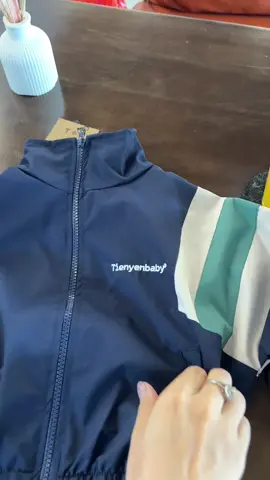 Set cá tính cho bé #thoitrangtreem #aogiochobe #quanjeanchobe 