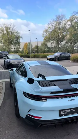 Porsche duo🩵🖤 #porsche #duo #cartok #caredit #fyp 