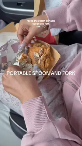 Super cute, portable so easy to carry around! ✨#portablespoonandfork #spoonandfork #minispoonandfork #travelspoon 