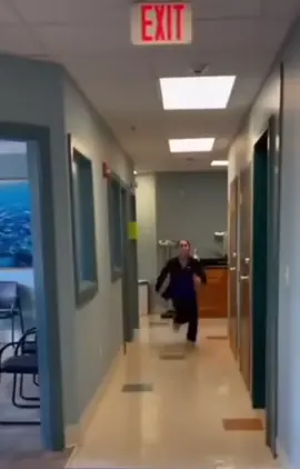 في الحنين لا فرق بين يوم أو عام أو عقد .. فحجم الإشتياق يفوق فكرة الزمن #ماخذ_غرامك_مني_بالي_حسين_الغزال_اغاني_عراقيه 