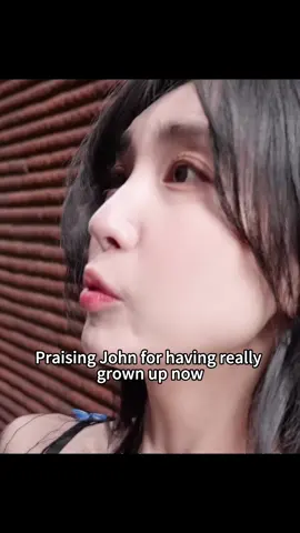 A man and a woman were stuck in a crack in the wall #foryourpage #usa #shortdrama 