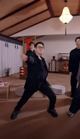 เฮียแกเท่ห์จริงๆ อายุ 62 ปี พี่ยังเก๋านะน้อง #jetli #หลีเหลียนเจี๋ย #ราชาแห่งกังฟู #นักแสดงยุค90 #ไอดอล 