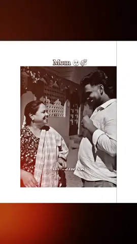 mom 🥹 is dunya Mai sab Sai ziyada Piyar karnai wali maa huti hai 😘🫶  . . #sadvideo💔 #acountunfreeze #viralvideo #foryopageoffical 