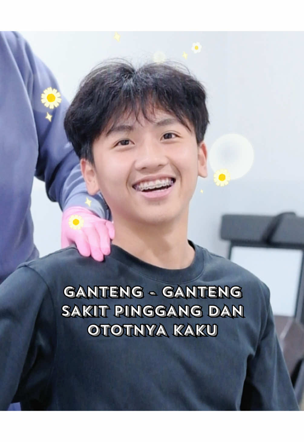 GANTENG - GANTENG SAKIT PINGGANG DAN OTOT KAKU 😭🥹 ~ Jadwal Yen2bonesetting ~ *Oktober* Jakarta 1 - 3 Bandung 4 - 6 Jakarta 7 - 8 Pekanbaru 9 -12 Lampung 13 - 14 Jakarta 15 - 21 Palangkaraya 22 - 25 Surabaya 27 - 31 *November* Jakarta 3 - 11 Samarinda 12 - 17 Balikpapan 18 - 20 Jakarta 21 - 26 Daftar via WA // Website  0878-2502-1986 // www.masterjoetherapy.com Pastikan Daftar yaa!! 😎 Jangan lupa Follow dan Like   IG & Tiktok  @yen2bonesetting Youtube  @yen2bonesetting-YBS Biar tidak kelewatan Kegiatan dan Jadwalnya yaa 🤝🏻 #yen2bonesetting  #bonesettingspecialist  #kretek  #sakitpinggang  #bonesetting 