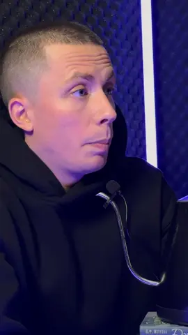 Забирать одеяло - норм?  #юмор #шутки #наука #факты #приколы 