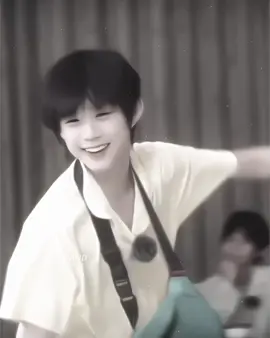 I am proud of you🥹✨💜#陈奕恒 #ChenYiHeng #iam_yjjn #xuhuong #abcxyz 