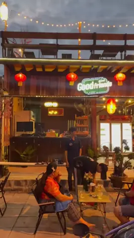 วันศุกร์อยู่ข้างเสาร์ แต่เขาอยู่ข้างเธอ  ศุกร์นี้ถ้าไม่รู้จะไปไหน มาเจอกันที่ Goodfriends สารคาม ได้น้าาา  มาร่วมสนุกกันที่ Goodfriends สารคาม เปิดให้บริการทุกวันตั้งเเต่เวลา 17:00 น - 24:00 น Goodfriends@สารคาม https://line.me/R/ti/p/@717rppnq ✨ เมนูอาหารอร่อย และเครื่องดื่มเย็นๆ หลากหลาย ✨ บรรยากาศใหม่ นั่งชิลล์ สนุกได้ยาวๆ ✨ โปรโมชั่นพิเศษสำหรับลูกค้าทุกท่าน 📍 รายละเอียดที่ตั้งใหม่: GoodFriends@สารคาม เลขที่ 16/1 41 ถนน ริมคลองสมถวิล  อำเภอเมือง จังหวัด มหาสารคาม 44000 🗺️ Maps: https://maps.app.goo.gl/uYtRrRQ8LmVRLftBA 📲 ติดตามเราได้ที่: LINE : @goodfriends.m.k.m Facebook : Good Friend tiktok : https://www.tiktok.com/@goodfriends4646?is_from_webapp=1... Tel : 0926638743 🎶 มีดนตรีสดเพิ่มความมันส์ในทุกๆวัน 🎉 โปรโมชั่นเครื่องดื่มเย็นๆ ราคาสุดคุ้ม #GoodFriends  #GoodFriends@สารคาม #มหาสารคาม #ร้านอาหารใกล้ฉัน 