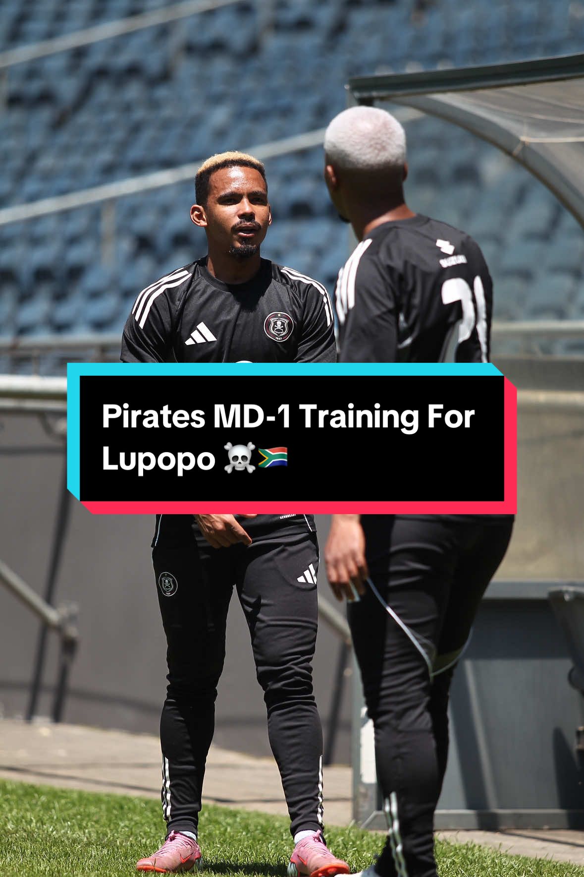 📍Orlando  @orlandopirates MD-1 training for St Eloi Lupopo for 15h00 kickoff. The DR Congo outfit hold a 3-0 lead from the first leg.  #TotalEnergiesCAFCL #SportsOnTikTok #LevelUpAfrica