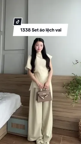 Set áo lệch vai phối quần ống suông @La Boutique official #reviewquanao #goclamdep #setdoxinh #aolechvai #quanongsuongnu 