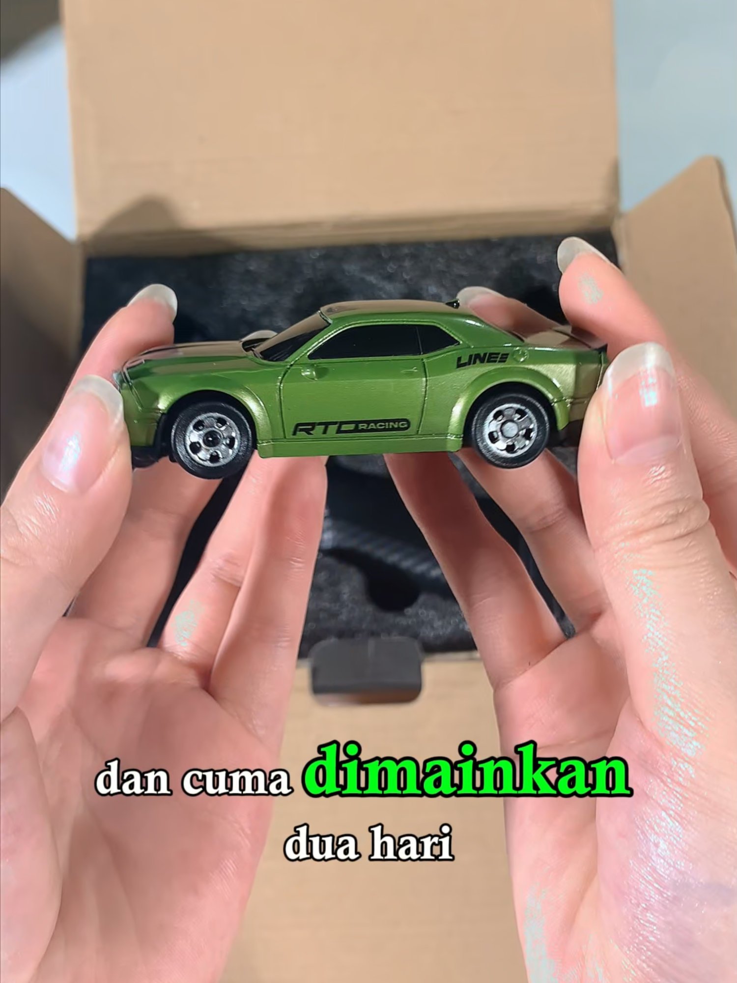 ChatGPT 说： Inilah yang disebut mobil balap sejati di atas meja! Bisa drift dan muter bahkan di ruang sempit! 💨#rccar #tiktokshop #StokTerbatas #viral #DriftMobil #trendingditiktok #RCCar #MobilRC #FYP #tiktokindonesia