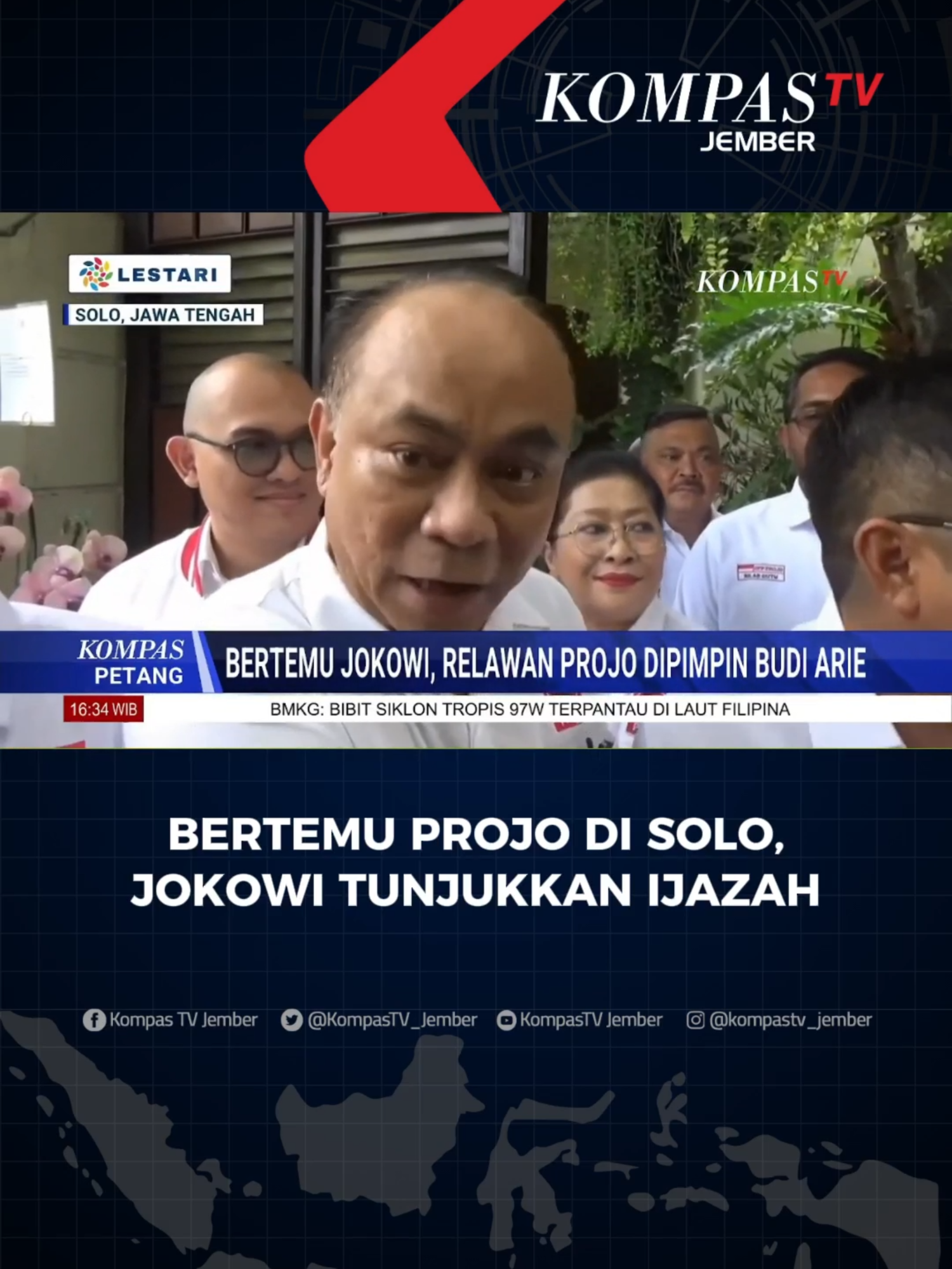 Bukti Nyata! Jokowi Tunjukkan Ijazah Saat Bertemu Projo. #Jokowi #Projo #Solo #IjazahJokowi #BeritaViral #fyp #fypシ゚