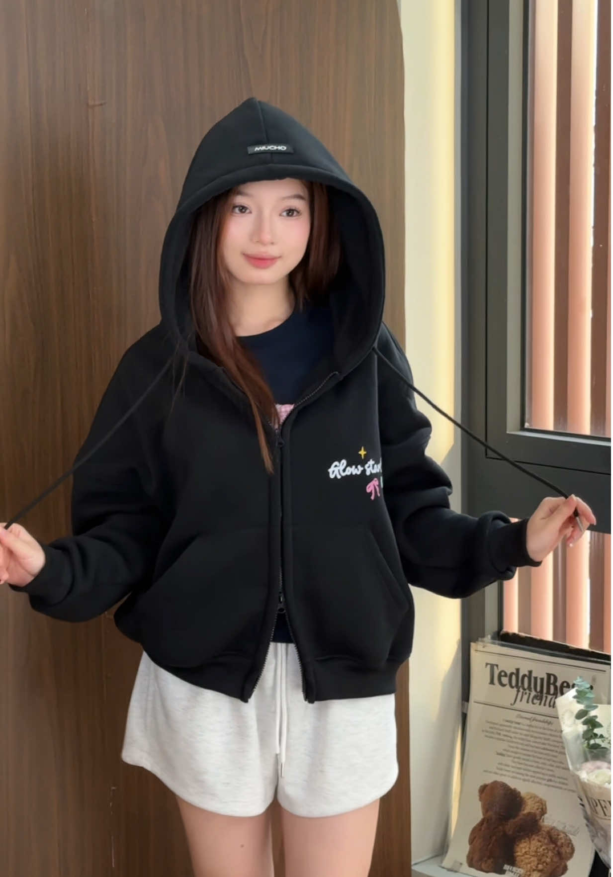 Lạnh rồi khoác thôi 🎄🧣🍟 #outfit #moingaymotoutfit #aothudong #aothunboxy #hoodie 