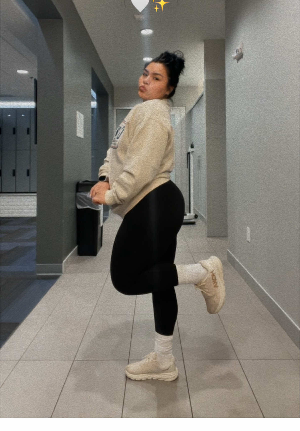 - Happy Friday 🤍✨ #OOTD #gym #GymTok #motivation #friday 