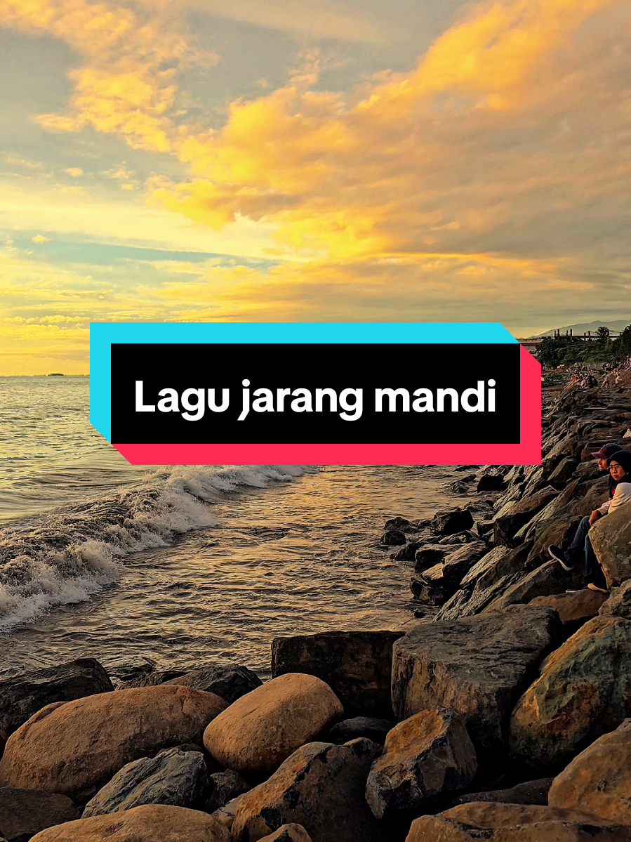 KOMEN yang tau arti lagu ini..  Lagu yang sangat2 membagongkan.. 😅😆 . . #laguindia #lagutimur #musikindia #soundviral #fyp 