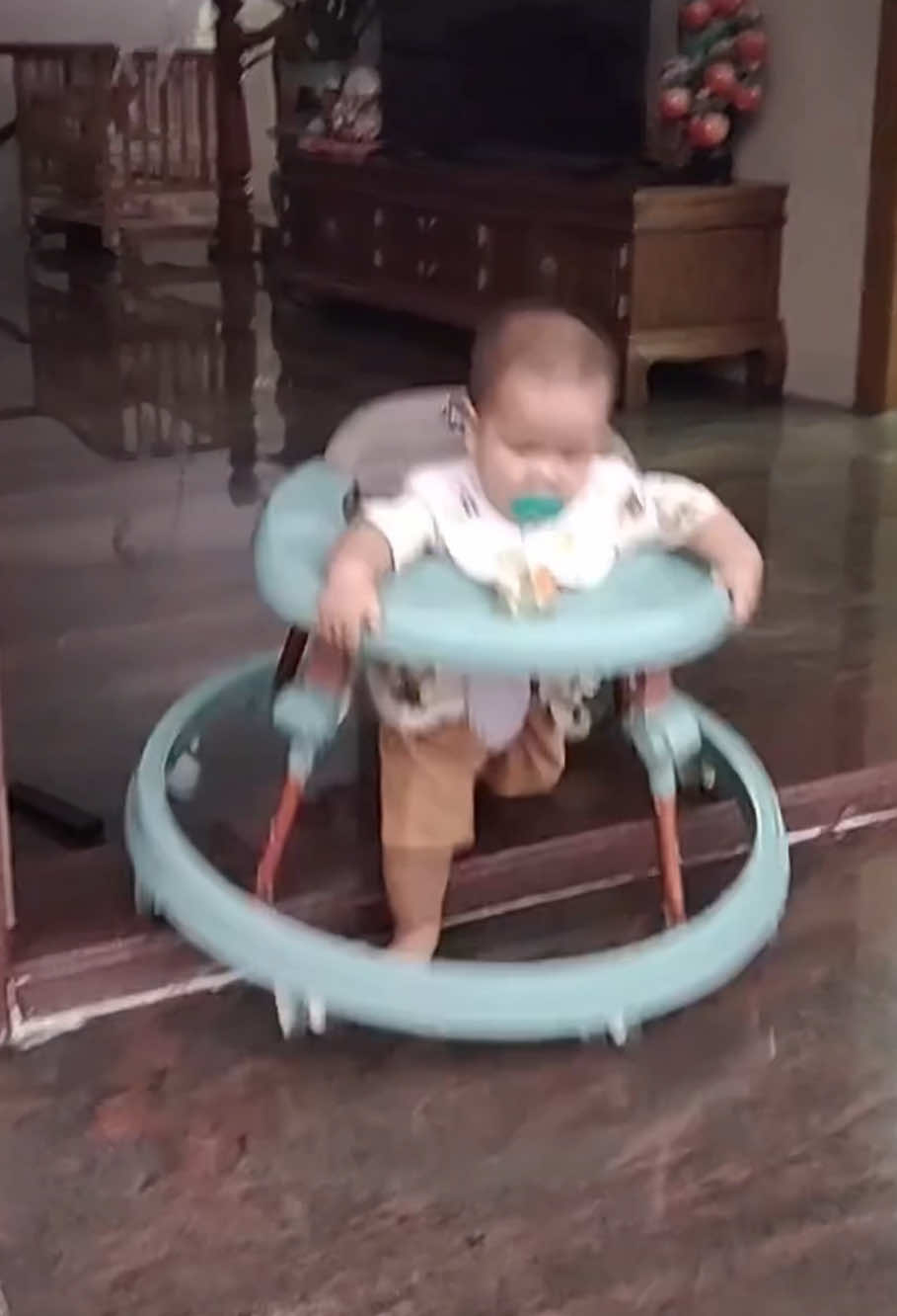 When you have a smart baby….🤣😍#foryour #baby #kids #babiesoftiktok #smart #funny #funnyvideos #kidsoftiktok #fyp #tiktok 
