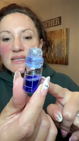 Micro infusion system - the ultimate anti-aging skincare treatment. Transform your skincare routine with this at-home microneedling system, designed to boost natural collagen production for visible anti-aging and wrinkle reduction results. Disclaimer: These are just my personal opinions and experiences — this isn’t professional advice. Everyone’s results may vary. Disclaimer: Prices, sales, and promotions mentioned in this video were accurate at the time of posting and may change or expire without notice. Please check the product listing on TikTok Shop for the most current pricing and availability. @Qure Skincare #microneedling #antiagingskincare #tiktokshopcybermonday #tiktokshopblackfriday #tiktokshopcreatorpicks 