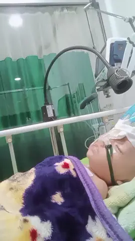 Km dimana Kei ? Raga mu disini😌 Lekas membuka mata ya kei anak ibu ayah yang kuat hebat💪🤲❤. 