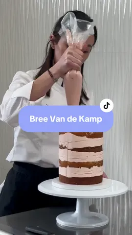 La pâtisserie est une thérapie ! Et pour avoir le talent de Bree Van de Kamp rejoignez Dream Pastry et découvrez nos multiples formations et ateliers en ligne ou en présentiel 😋👩🏻‍🍳 #layercake #formation #cappatisserie 