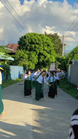 ကျောင်းသူလေးတွေမောနေကြပြီ💗 မွေးရပ်မြေကိုလွမ်းကြလားရှင် ဒီလိုချိန်ဆို #ငယ်ဘဝကိုအမှတ်ရစေသော #ဘုံကထိန် #tiktok #fyp 