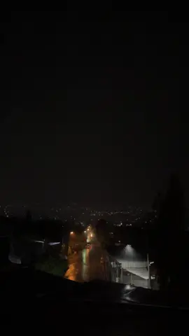 Hujan malam di Batu tuh rasanya ada yg beda ✨ #kotabatu #malang #kotabatukotawisata 