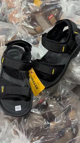 Màu đen đơn giản nam nữ đều đeo được ạ #xuhuongtiktok #trend #viral #sandal #hangvietnamchatluongcao 
