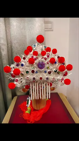 我老公說這頂5000元！ 我覺得蠻便宜的，好像藝術品哦，能多買幾頂回來當擺件！ #真漂亮