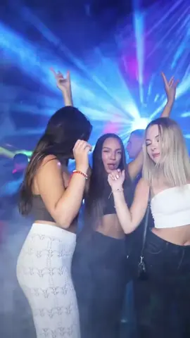 💙 “Yo, listen up…” The ultimate 90s dance anthem is back! Blue (Da Ba Dee) by Eiffel 65 still hits different — nostalgic, viral, and impossible not to sing along. Perfect for meme edits, night vibes, or retro aesthetics. 🎧✨  #B#BlueDaBaDeeE#Eiffel65I#ImBlue9#90sMusicY2KVibes 