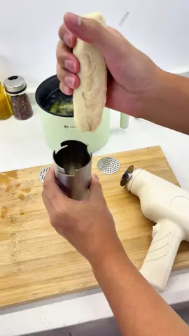 Noodle variety just got real! What’s your go-to noodle style? Wide, thin, or those wavy ones? Let’s see! #BreadMachine、#HomemadeBreadLovers、#NoKneadBread、#GlutenFreeBaking、#BeginnerBaker、#FreshBreadDaily、#BakingHacks、#KitchenEssentials、#BreadMakingMagic、#SmallApplianceGameChanger 