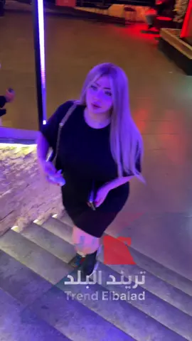 لحظه خروج الفنانه بوسي بعد إحدي حفلاتها😳بلبس محتشم