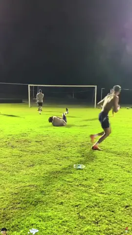 Spin the bottle challenge 🤣🤣🤣#funny #funnyvideo #funnyfail #challenge #stimulate 