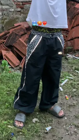 cek keranjang bosku❤️‍🔥 #outfit #celanabaggypants #menyala 