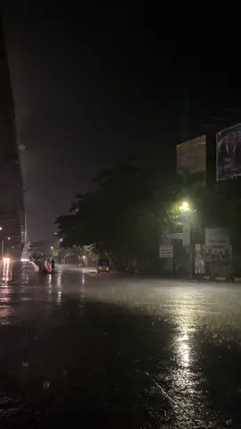Makassar dengan musim Hujannya 🌧️ #fy 