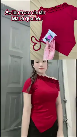 Áo thun nữ lệch vai mặc lên tôn dáng quá chừng#aothun #aokieu  @Riew làm đẹp 