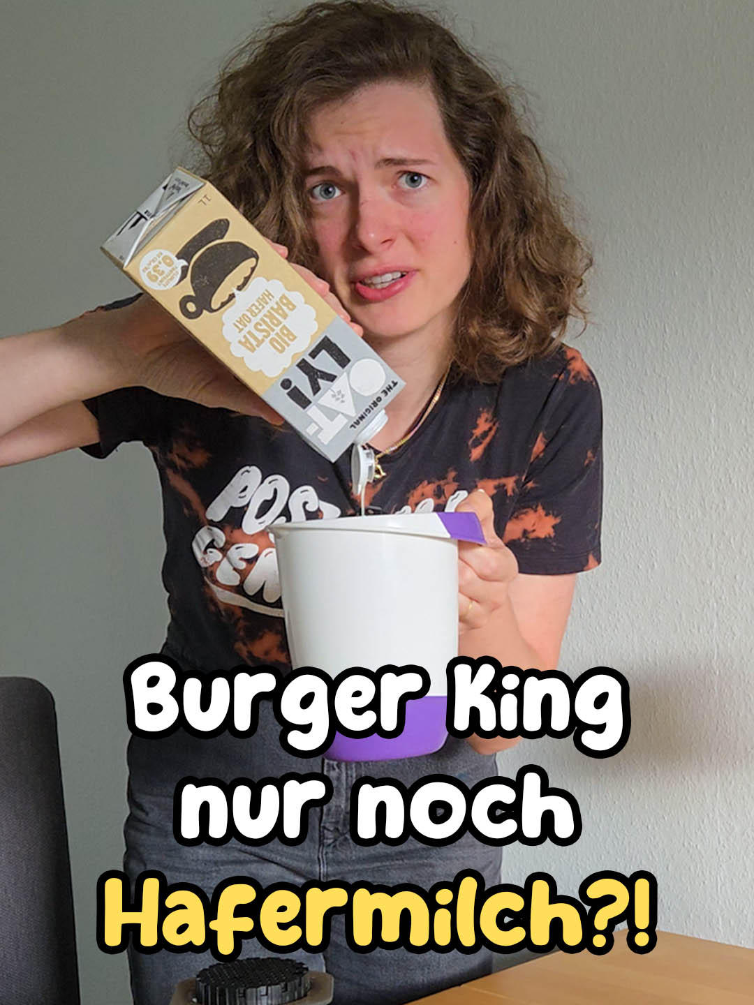 Nur Hafermilch bei Burger King stand nicht auf meiner 2025 Bingo Card 😳 Tatsächlich sagen unterschiedliche Quelle ganz unterschiedliche Dinge: Teils heißt es, Burger King will Kuhmilch komplett verbannen und gegen Hafermilch austauschen. Teils heißt es, Hafermilch wird zum Standard und Kuhmilch wird nur noch als 