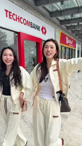 Mn nhìn 2 ce em có giống nhau k ạ🤣🤣 #tranquynh #mohonmini #xuhuong #trending #fyp 