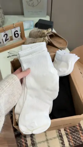 Tất upper you siêu dày dặn luôn 