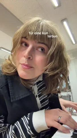 Ich hab es irgendwie vergessen, wie schreibt man diesen Monat nochmal??  #merz #fürimmerfrühling #soffie