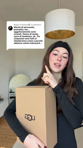 Replying to @Emma🦂 UNBOXING DI UN NUOVO PAIO DI UGGGGGGGGG, è un’ossessione… lo so🫠 fatemi sapere se vi piaccionooo @UGG® #ugg #unboxing #uggtazz 