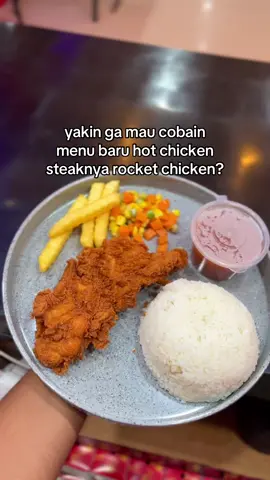 pecinta pedas wajib cobain sii ini!! start harga 14k aja kakk, yuk cobain sekarangg🤩 ##promomakangajian #rocketchickenindonesia #fyp #rocketchickenkalirejo 
